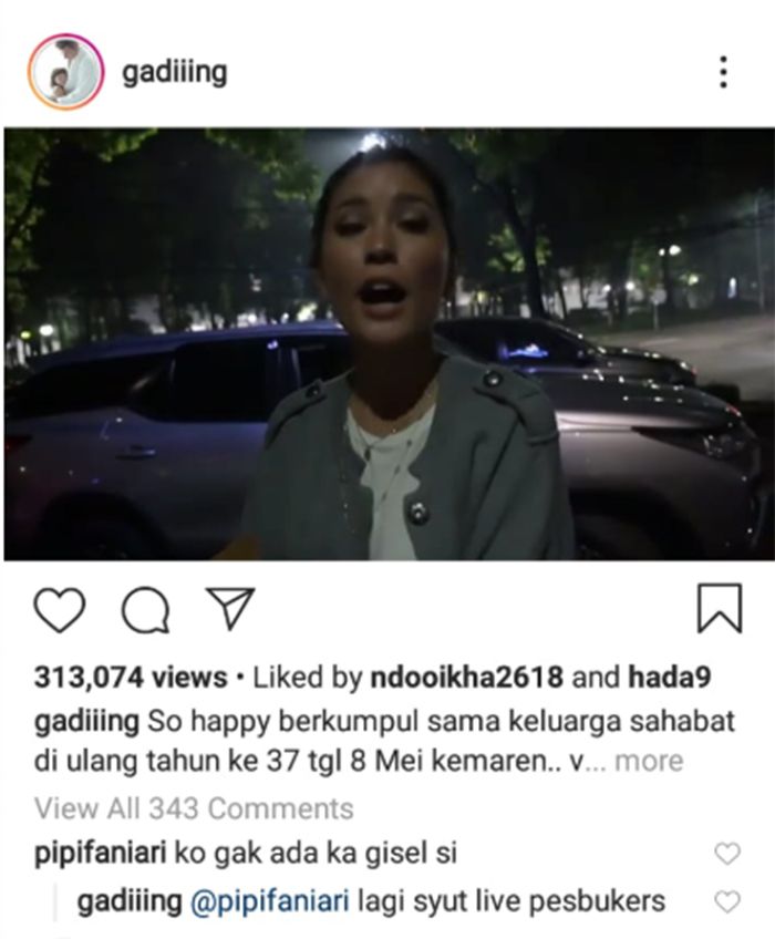 Gading membalas komentar warganet