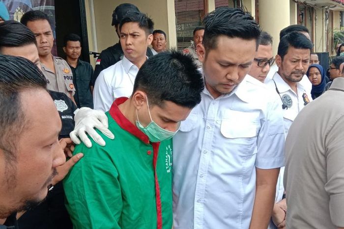 Steve Emmanuel menjalani persidangan