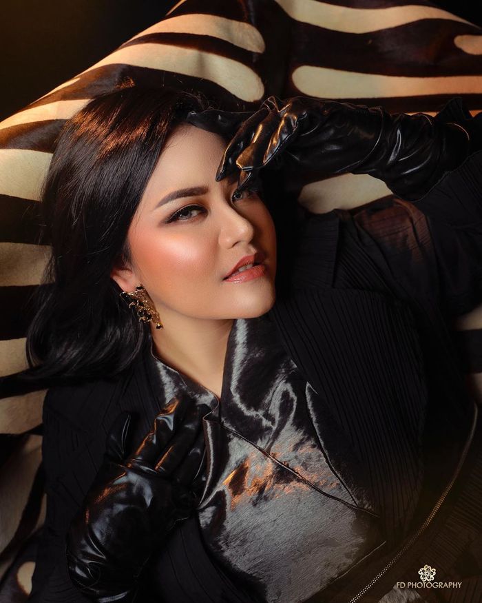 Kahiyang Ayu Ubah Gaya ala Hollywood Style, Yuni Shara: Pangling Banget