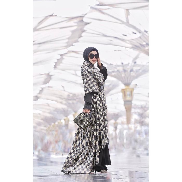 Style lebaran ala Syahrini