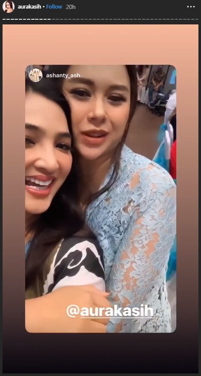 Ashanty saat menghadiri acara tujuh bulanan Aura Kasih