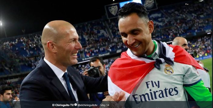 Pelatih Real Madrid, Zinedine Zidane, bersama kiper Keylor Navas.