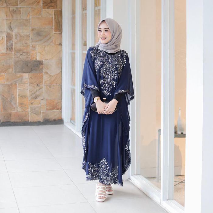 Baju Navy Cocoknya Jilbab Warna Apa