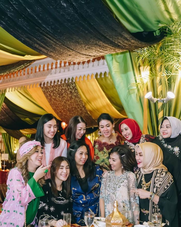 Gaya Erin Taulany buka bersama geng sosialitanya