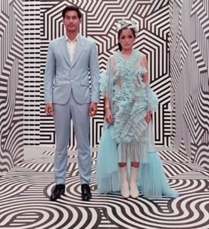 Jessica dan Richard tampak elegan dan unik dengan konsep hi fashion.