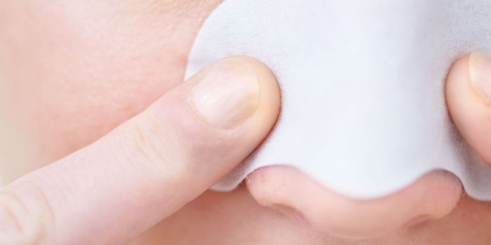 Memakai pore strip