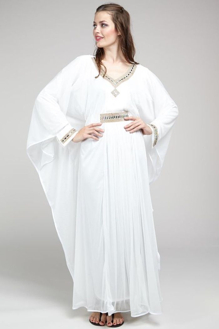 5 Model Baju Sholat Idul Fitri dengan Nuansa Putih yang Bisa Jadi Inspirasi | dok. pinterest.com