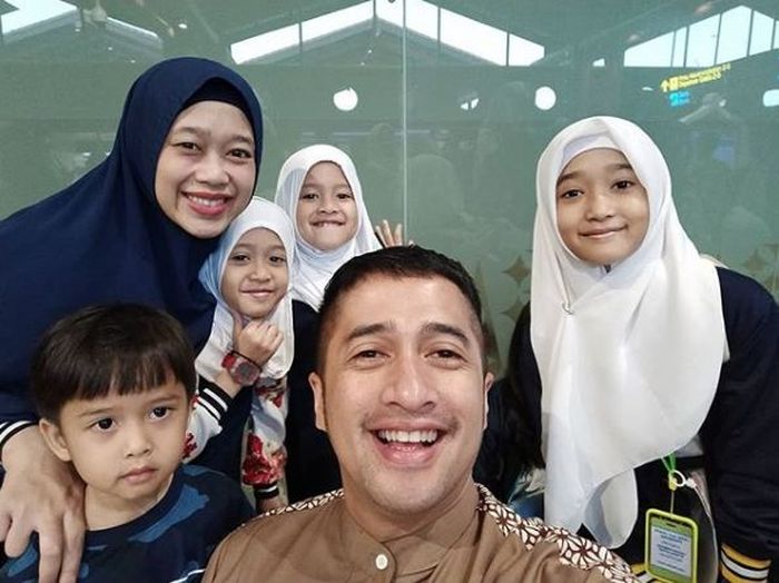Potret kebersamaan Irfan dan keluarganya