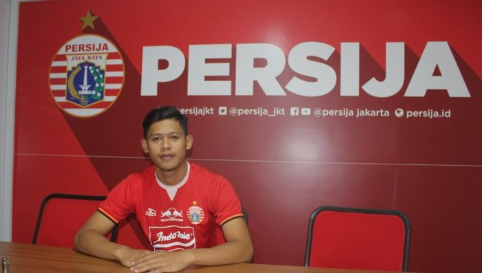 eks pemain Persib Bandung U-17, Taufik Hidayat, resmi berseragam Persija Jakarta