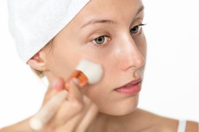 Trik Agar Makeup Awet Tahan Lama untuk Kamu yang Punya Kulit Wajah yang Berminyak - Concealer