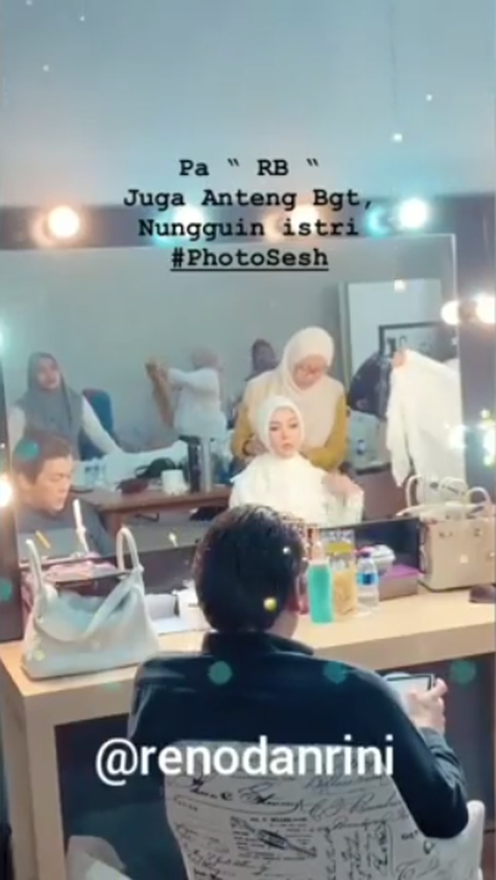 Syahrini dan Reino Barack