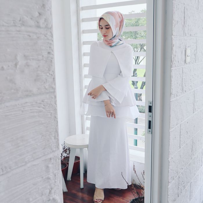 mix and match dress putih