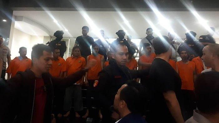Para provokator kerusuhan berhasil ditangkap polisi.