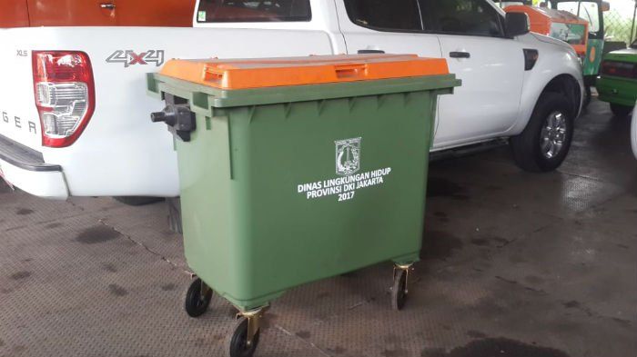 Tong sampah buatan Jerman seharga Rp 3,6 Juta