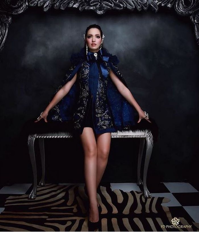Nia Ramadhani tampil memesona dengan makeup yang dirias oleh MUA asal Surabaya, Imel Vilentcia