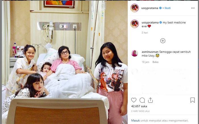 Di temani ke empat putri cantiknya di rawat di rumah sakit