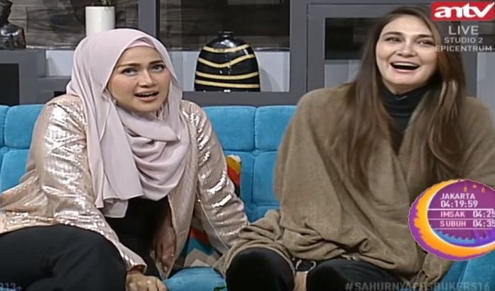 Luna Maya sempat tertawa saat Poppy membaca ekspresi wajah Luna Maya