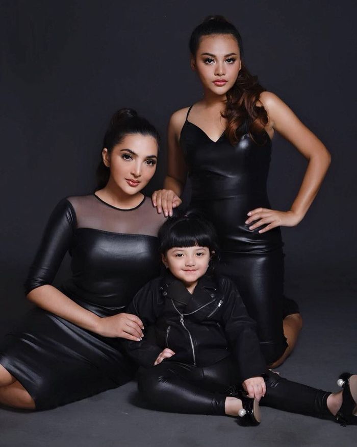 Gaya kompak Aurel Hermansyah dan Ashanty