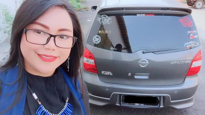 Ingin cepat laku, wanita ini jual mobil beserta dirinya dengan memasang iklan melalui forum jual beli kendaraan di Facebook.