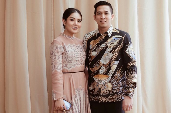 Nindy Ayunda dan Suami