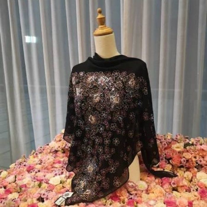 Hijab mewah produksi Bawal Exclusive