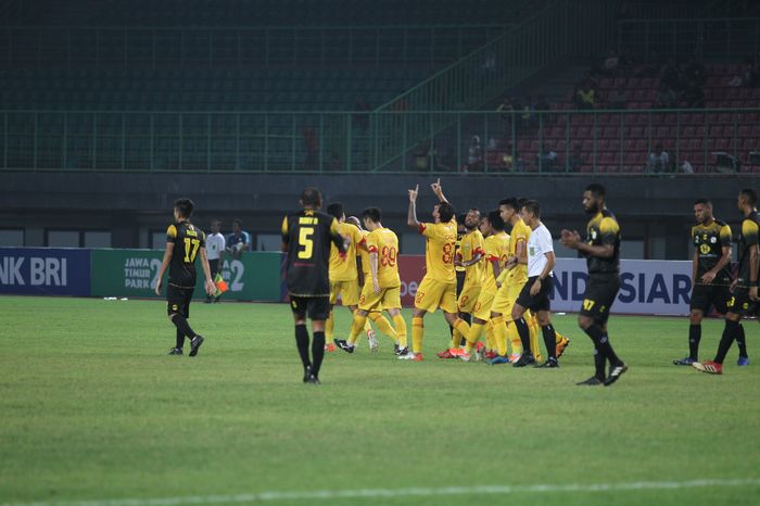 Bhayangkara FC berhasil meraih kemenangan melawan Barito Putera dengan skor 4-1