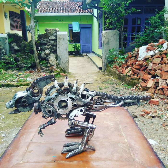 Dari Bumblebee Hingga Gundam, Cowok Tegal Bikin Robot ...