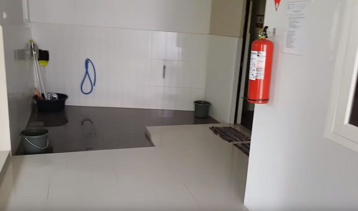Ruang cuci untuk para ART Bu Dendy