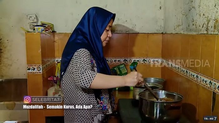 Penampakan dapur <a href='https://jambi.tribunnews.com/tag/muzdalifah' title='Muzdalifah'>Muzdalifah</a> di <a href='https://jambi.tribunnews.com/tag/rumah' title='rumah'>rumah</a> mewahnya senilai Rp 32 miliar