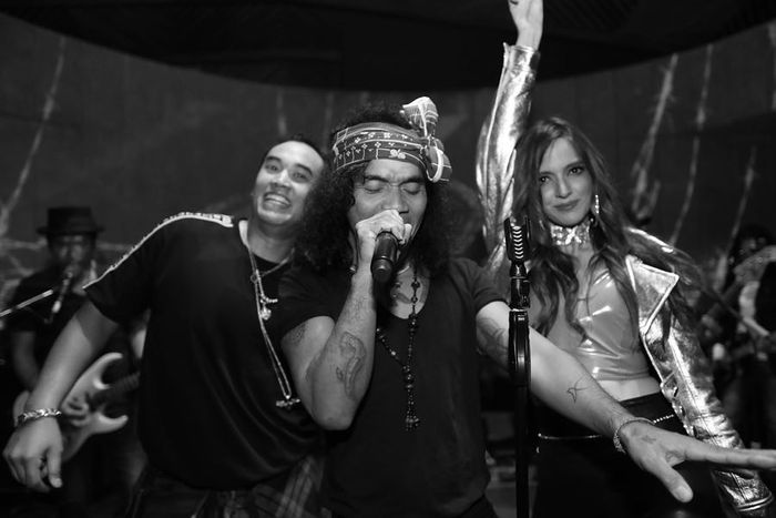 Penampilan Slank di acara ulang tahun Ardi Bakrie.