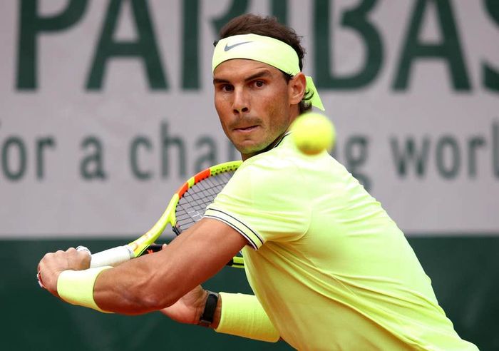 Petenis putra Spanyol, Rafael Nadal, saat beraksi pada turnamen Grand Slam French Open 2019 di Roland Garros, Paris, Prancis.