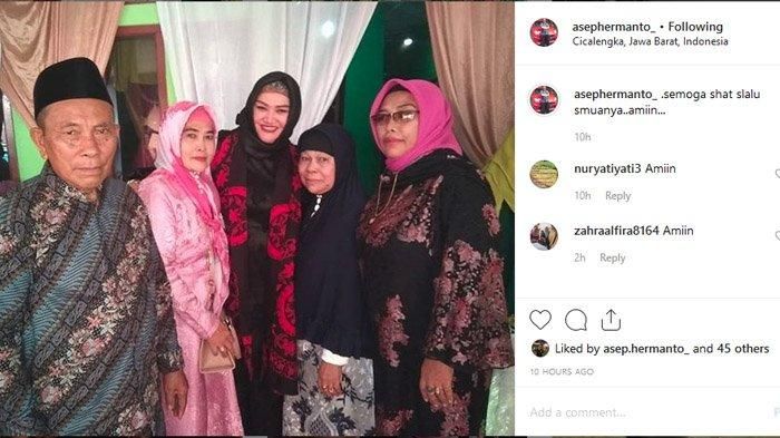 Berubah Drastis Usai Ceraikan Sule, Foto Lina Berkebaya Bak Pengatin Curi Perhatian