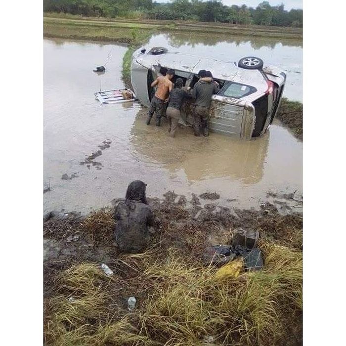 Niatnya Hendak Mudik ke Kampung Halaman, Satu keluarga di Makassar Justru Tercebur ke Sawah Penuh Lumpur