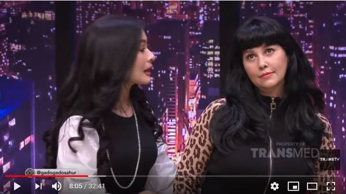 Reaksi Meriam Bellina disinggung Iis Dahlia soal hubungannya dengan Hotman Paris.