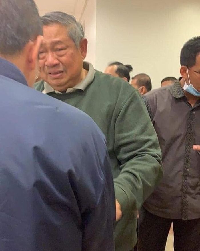 Foto Susilo Bambang Yudhoyono yang membuat netizen ikut terharu.