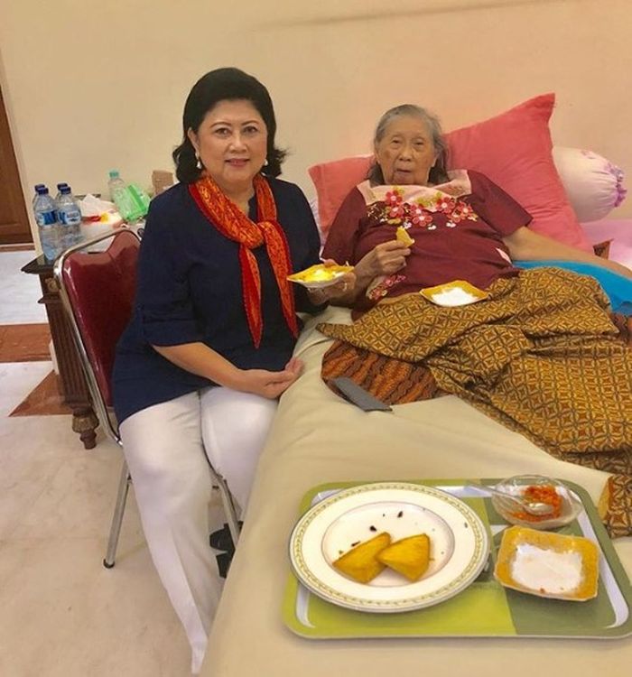 Ani Yudhoyono dan ibunya