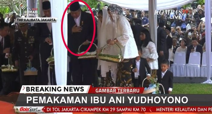 SBY berusaha menegarkan dirinya kala mengantar jenazah Ani Yudhoyono ke liang kubur.