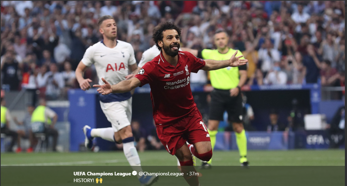 Penyerang Liverpool, Mohamed Salah, mencetak gol di final Liga Champions kontra Tottenham Hotspur, Sabtu (1/6/2019) di Stadion Wanda Metropolitano, Madrid.