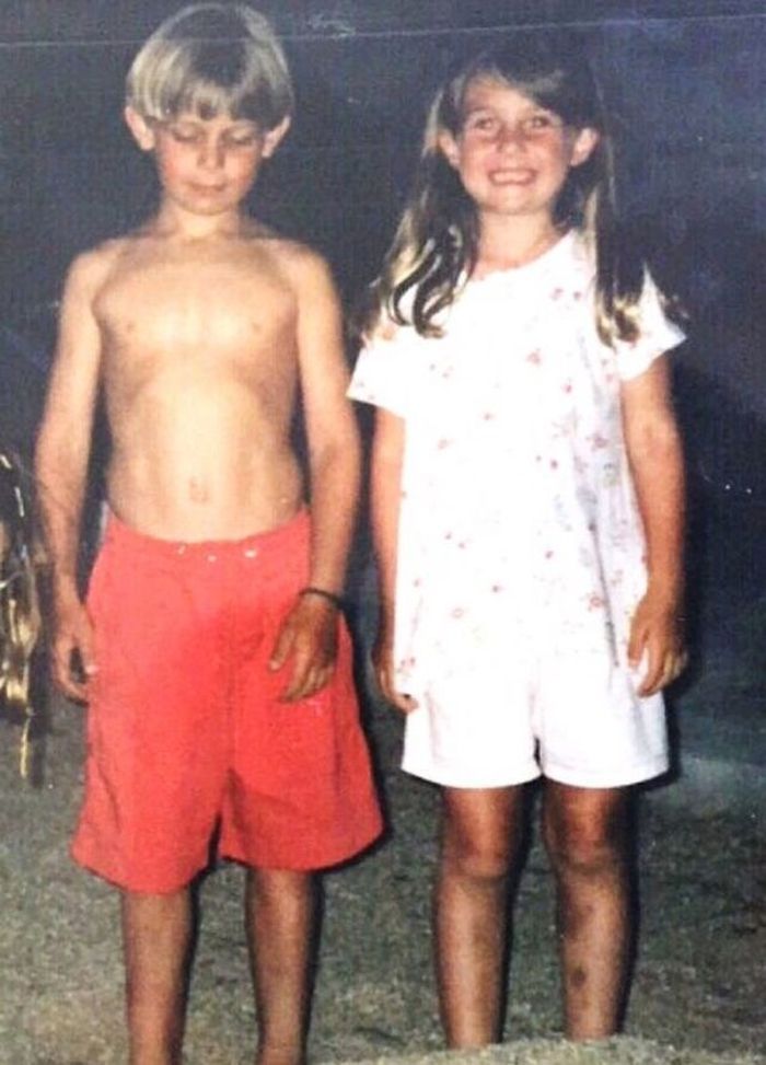 Heidi dan Ed sewaktu kecil, mereka bertemu saat berlibur