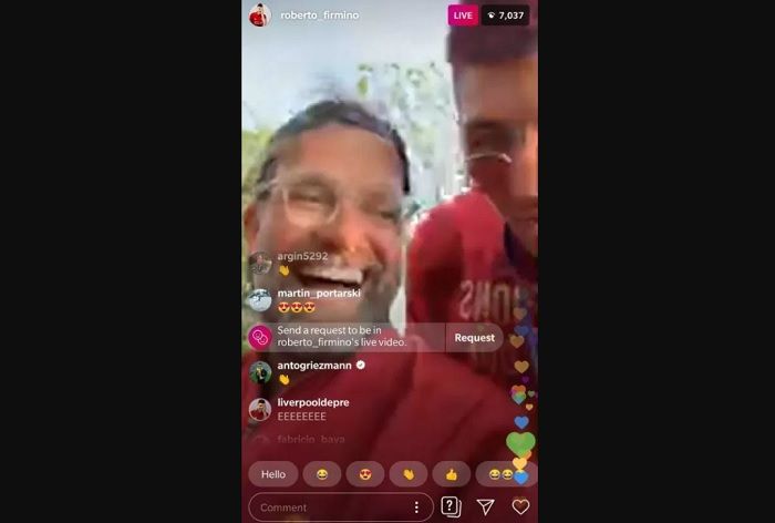 Antoine Griezmann muncul pada Live Instagram Roberto Firmino di parade perayaan gelar juara Liga Champions Liverpool.