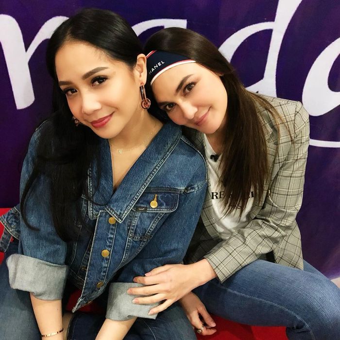 Luna Maya kerap memakai pakaian yang sama dengan RM BTS, idolanya.
