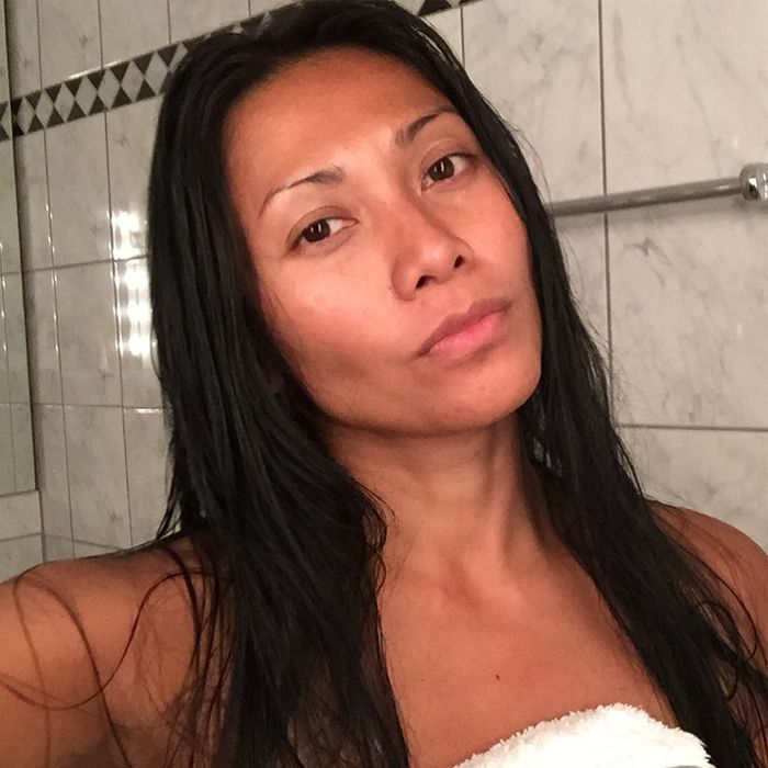 Anggun C Sasmi tidak terlalu ambil pusing komentar netizen yang memberikan perkataan buruk kepadanya.  