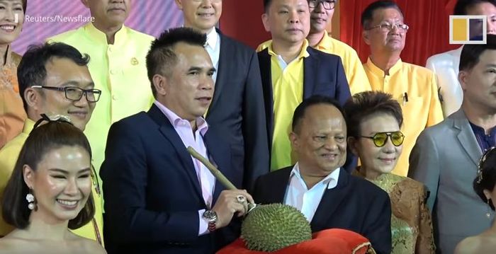 Pemenang Lelang Durian Paling Enak di Dunia.
