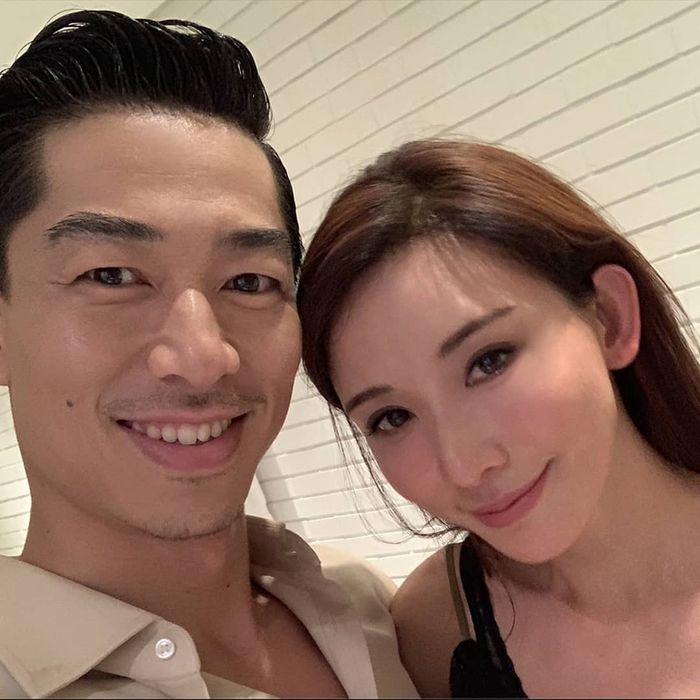 Lin Chi-ling mengungkapkan bahwa ia telah menjalin ikatan dengan anggota boyband Jepang, Akira.