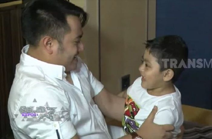 Momen pertemuan Nassar dengan putra Muzdalifah, Falhan Abssar pada Desember 2015 silam.
