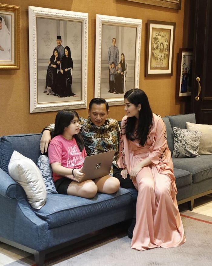 ruang keluarga Annisa Pohan dan AHY