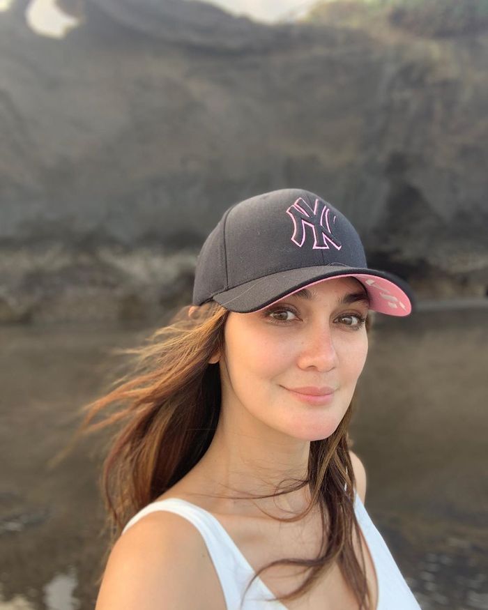 Tampilan Luna Maya tanpa makeup