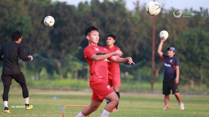 Syahrian Abimanyu dalam latihan bersama Madura United.