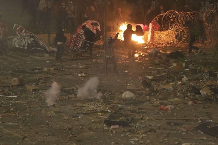 Demonstran saat melakukan kerusuhan pada 21-22 Mei 2019 di Jakarta.