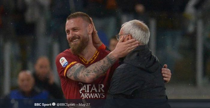Kapten AS Roma, Daniele De Rossi, mengucapkan perpisahan dengan eks pelatih tim, Claudio Ranieri, selepas musim 2018-2019 usai.
